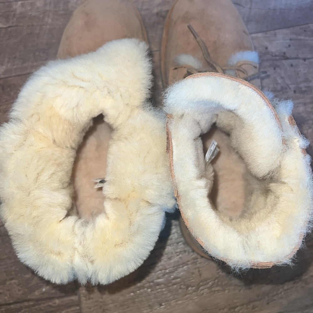 Ugg boots - Picture 6 of 9